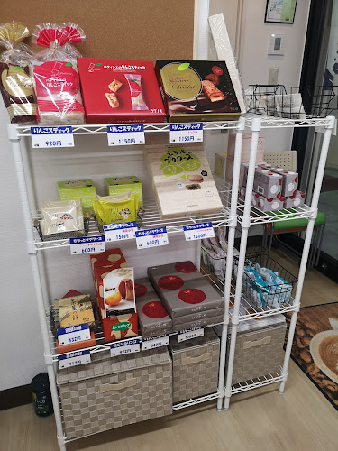 Opinii despre おやつショップ în 横浜市 - 飲食業