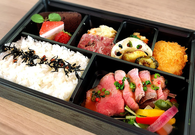 おうちでごはん Heureuxheure(ウルーウール) - 飲食業