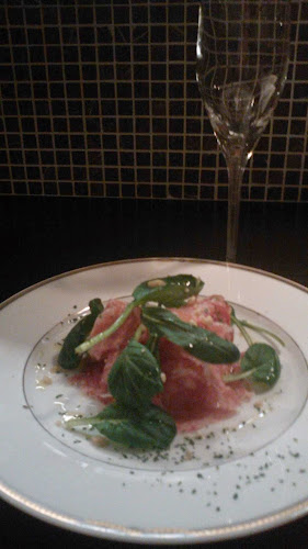 Opinii despre ワインと料理 セラヴィ în 神戸市 - 飲食業