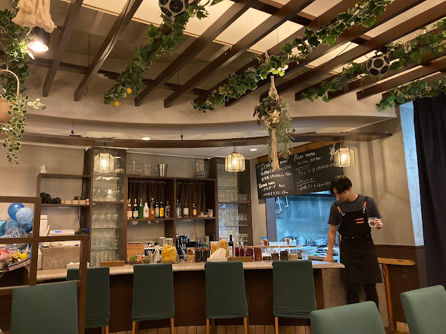 〒901-2132 沖縄県浦添市伊祖２丁目１９−１３ コーポ銘苅 102