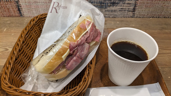 〒563-0048 大阪府池田市呉服町１−１−Ｂ140 阪急オアシス池田店内