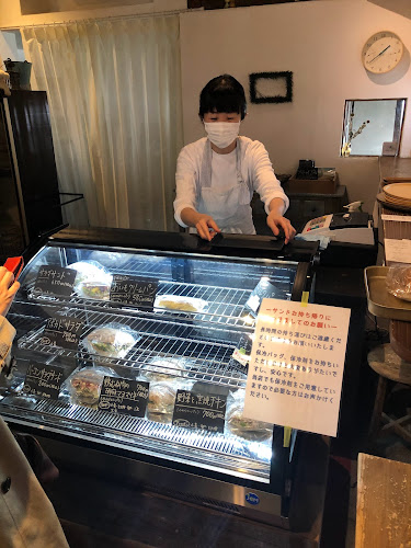 薪窯焼パンのサンドTIKU- - 飲食業