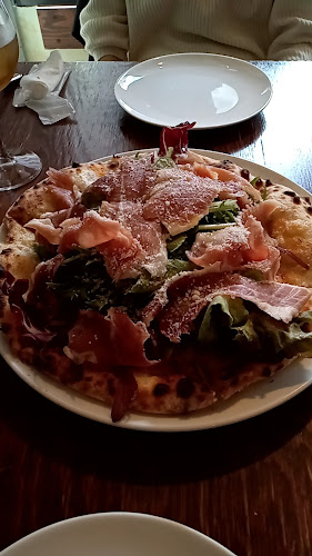 オステリア ジリ - 飲食業