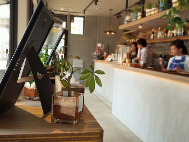 〒312-0045 茨城県ひたちなか市勝田中央１−１