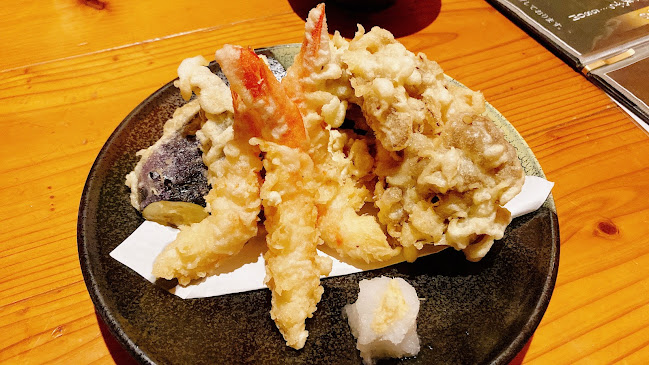 〒904-2165 沖縄県沖縄市宮里１丁目２７−１１