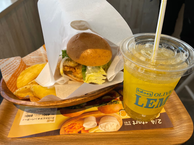 bb.q オリーブチキンカフェ 千里中央店 - 飲食業