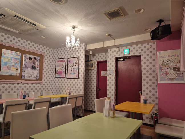 Comentarii opinii despre めいどりーみんアイドル通り店