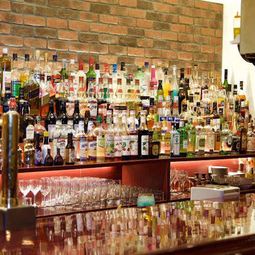 BAR TENDERS DINING - 飲食業