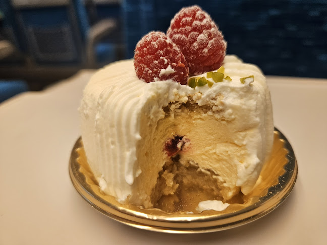 〒600-8433 京都府京都市下京区繁昌町３００−１ カノン室町四条 1F