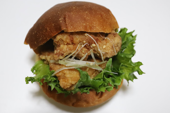 ブーランジェリー オンニ - 飲食業