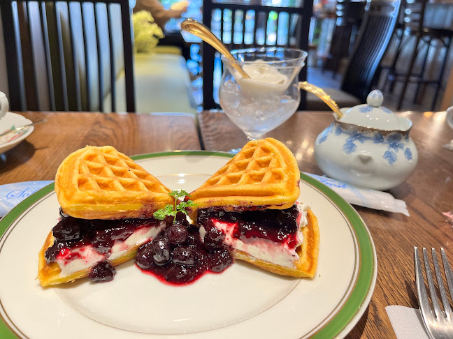 〒810-0022 福岡県福岡市中央区薬院２丁目１４−２６
