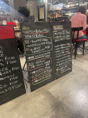 Opinii despre Lumino Carino（ルミーノカリーノ） în 新居浜市 - 飲食業