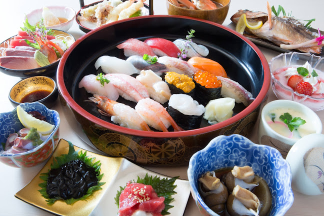 Opinii despre きときと寿し富山駅店 とやマルシェのれん横丁 în 富山市 - 飲食業