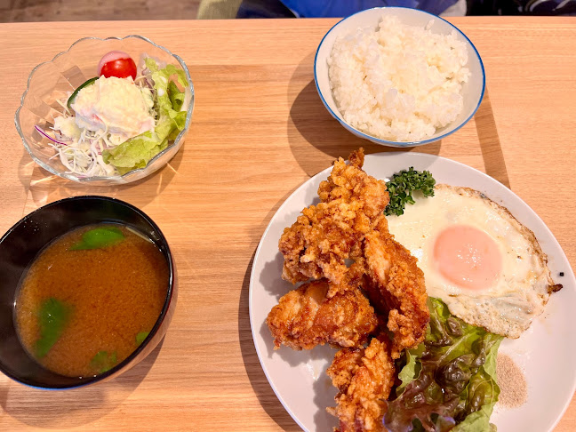 〒569-1123 大阪府高槻市芥川町１丁目７−７