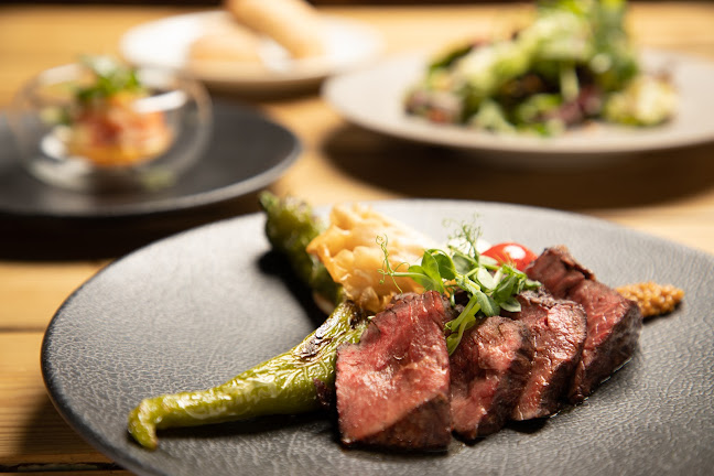 Opinii despre 東京ウイスキーライブラリー în 港区 - 飲食業