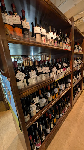 Comentarii opinii despre ワインショップマルコホール