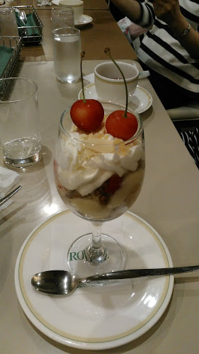 Opinii despre ロイヤルホスト橘通店 în 宮崎市 - 飲食業