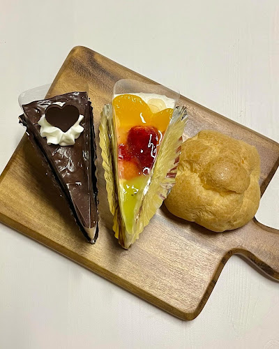 Opinii despre ファーストコンフェクト în 大阪市 - 飲食業