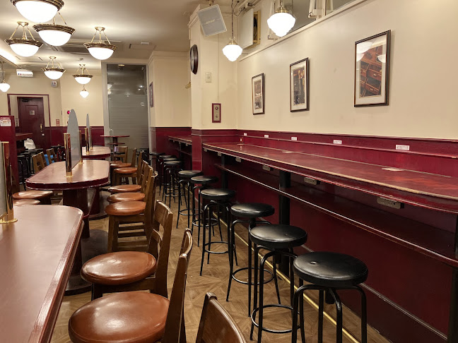 Opinii despre カフェ・ベローチェ 吉祥寺店 în 武蔵野市 - 飲食業