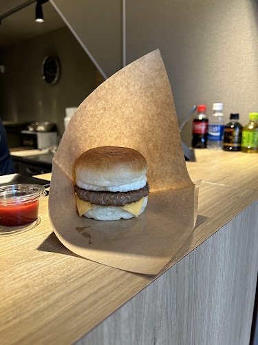 Opinii despre ライオンドッグ în 高松市 - 飲食業