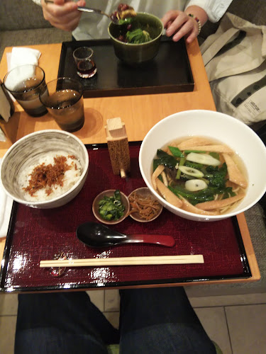 〒104-0061 東京都中央区銀座２丁目８−８