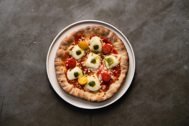 Opinii despre ピースナッツカフェ 冷凍ピザの自動販売機 中山西 în 広島市 - 飲食業