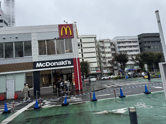 マクドナルド コクーンシティ店 - 飲食業
