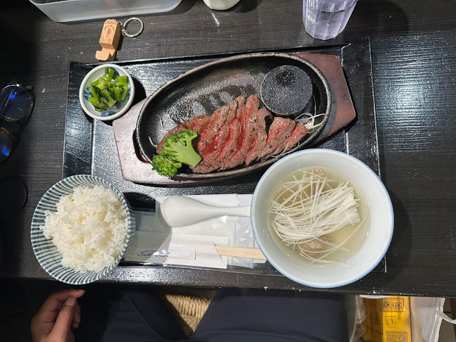 〒900-0015 沖縄県那覇市久茂地１丁目１−１