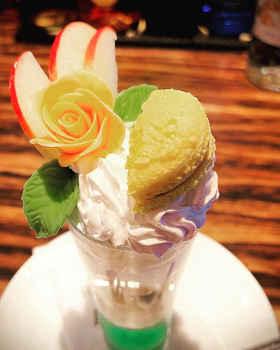 アミューズメントバー アクア・ドロップ - 飲食業