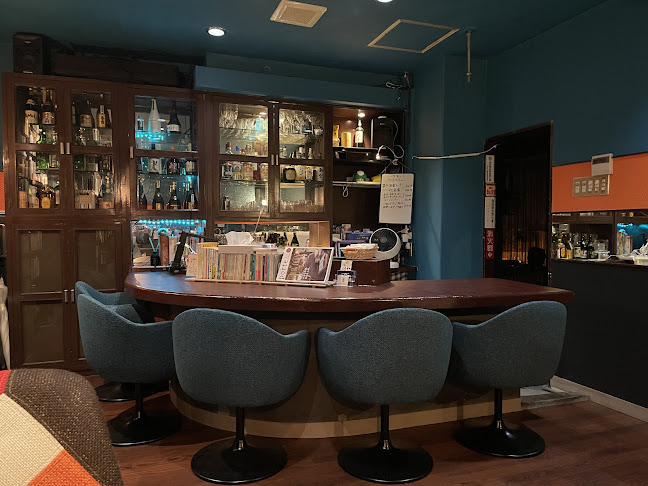 Opinii despre ブックパブ いちほし în 那覇市 - 飲食業