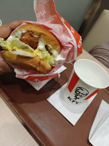 Opinii despre ケンタッキーフライドチキン金町店 în 葛飾区 - 飲食業