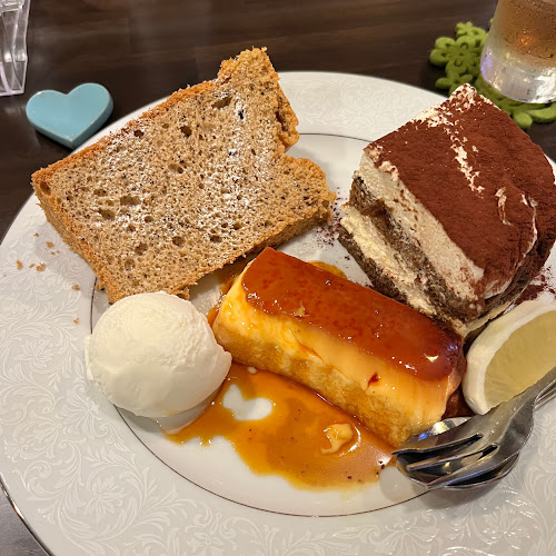 Opinii despre 伊勢原ＢＡＲルーチェ în 伊勢原市 - 飲食業