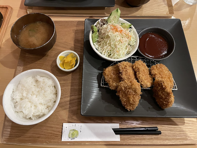 最高級ラードのとんかつ ヒカル亭 - 飲食業