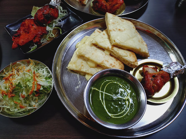 New Taj Mahal Everest 六地蔵店 ニュータージマハルエベレスト - 飲食業