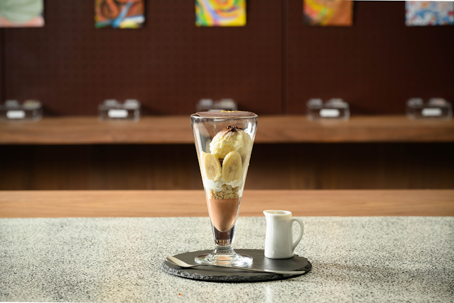 Comentarii opinii despre MANY CACAOS, MANY MINDS.