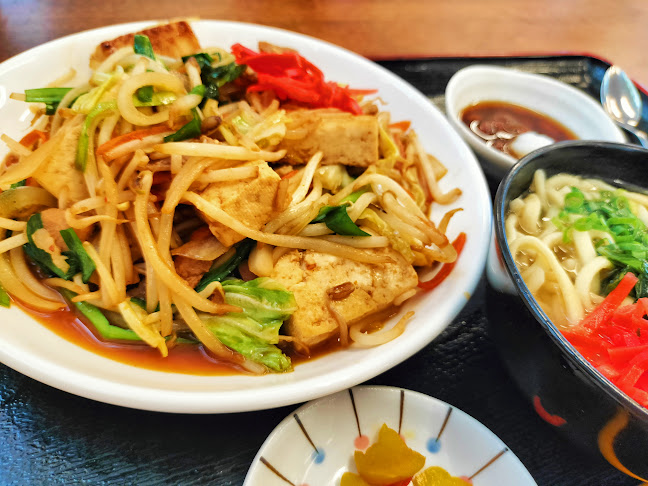 Opinii despre さくら食堂 în 名護市 - 飲食業