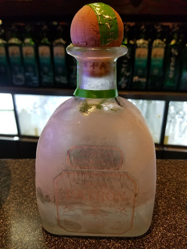 パブ ファーストエイム - 飲食業