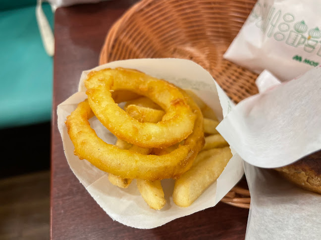 Opinii despre モスバーガーCoCoLo新潟店 în 新潟市 - 飲食業