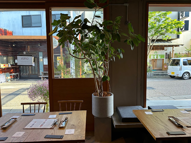 TIELS TEA & TAPS - 飲食業