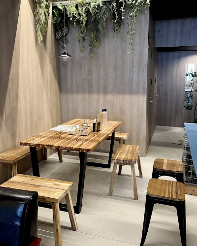 カフェ TASTY + - 岡山市