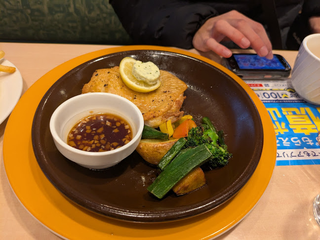 Opinii despre ジョナサン 上星川店 în 横浜市 - 飲食業