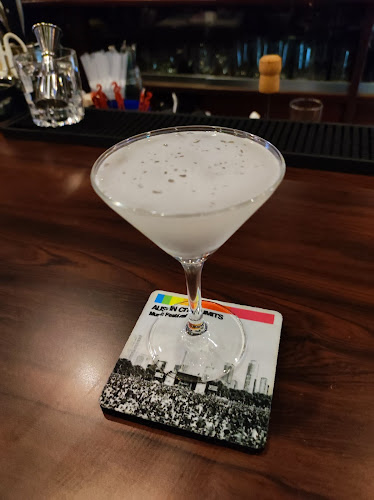 Comentarii opinii despre ロワンディシー (Premier Bar Loin d’ici)