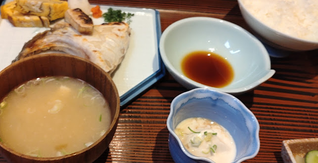 Comentarii opinii despre 海鮮炉端と寿司 やよい