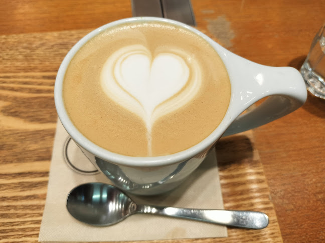 Opinii despre OGAWA COFFEE京都駅店 în 京都市 - 飲食業