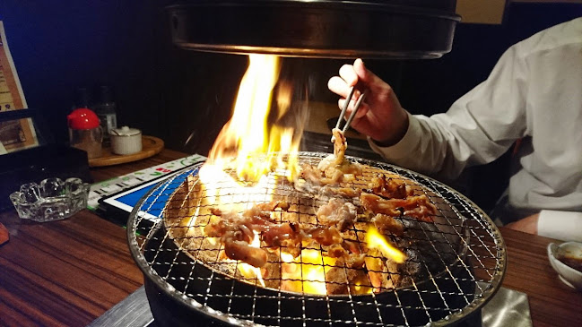 炭火焼肉 トロとん亭 - 飲食業