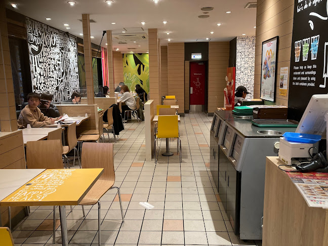 マクドナルド 高槻辻子店 - 飲食業