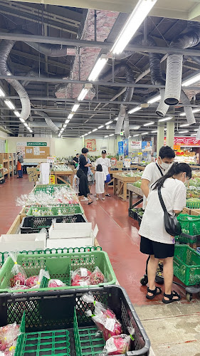 上原ミート うまんちゅ市場店 - 飲食業