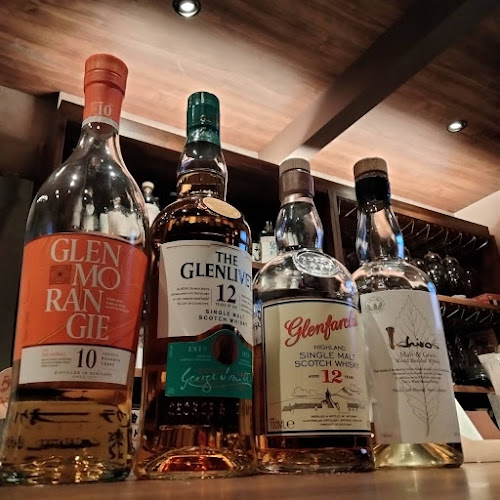 カフェとバー カリチータ - 飲食業