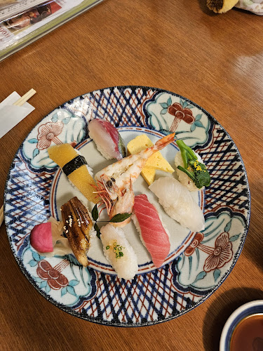 すし丸 本店 - 飲食業