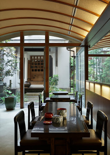 鍵善良房（かぎぜんよしふさ） 四条本店 - 飲食業